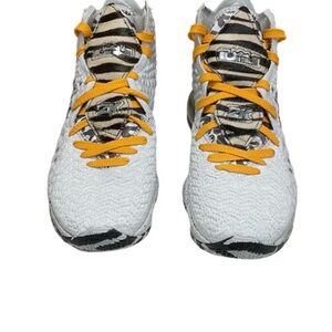 Nike NBA 2K20 x Lebron 17 'Bron 2K Playoffs' Gamer Exclusive Shoes